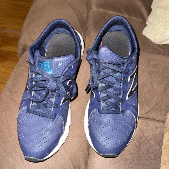 Navy Blue New Balance 7.5 - Picture 6 of 7